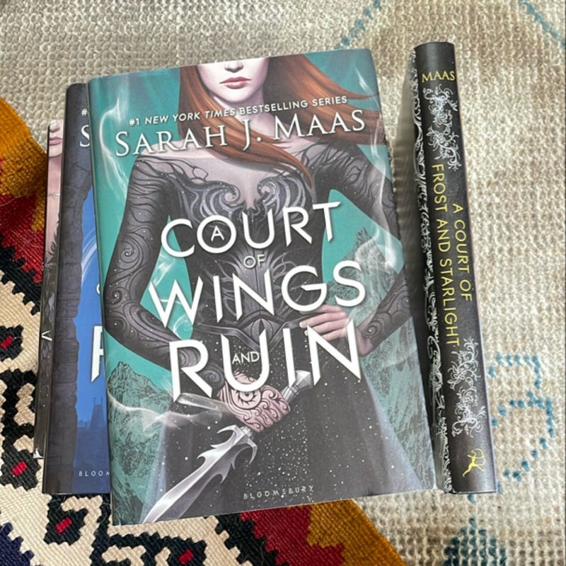 A Court of Thorns and Roses set