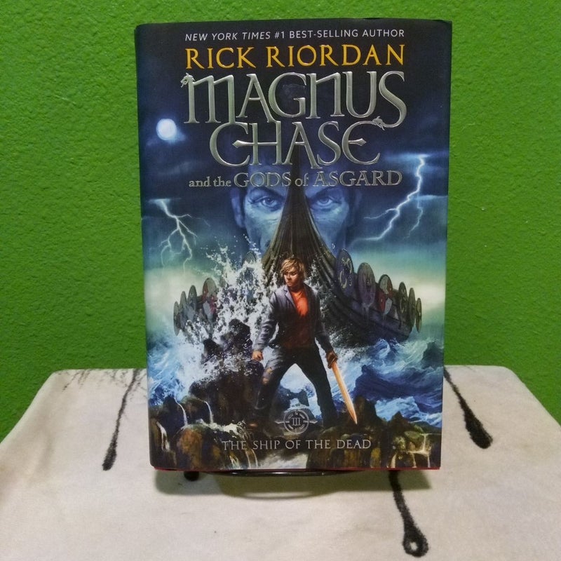 Magnus Chase and the Gods of Asgard Hardcover Boxed Set (Magnus Chase and the Gods of Asgard)