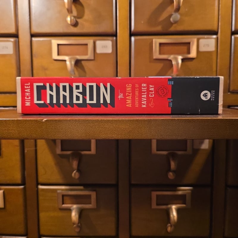 The Amazing Adventures of Kavalier and Clay (with Bonus Content)