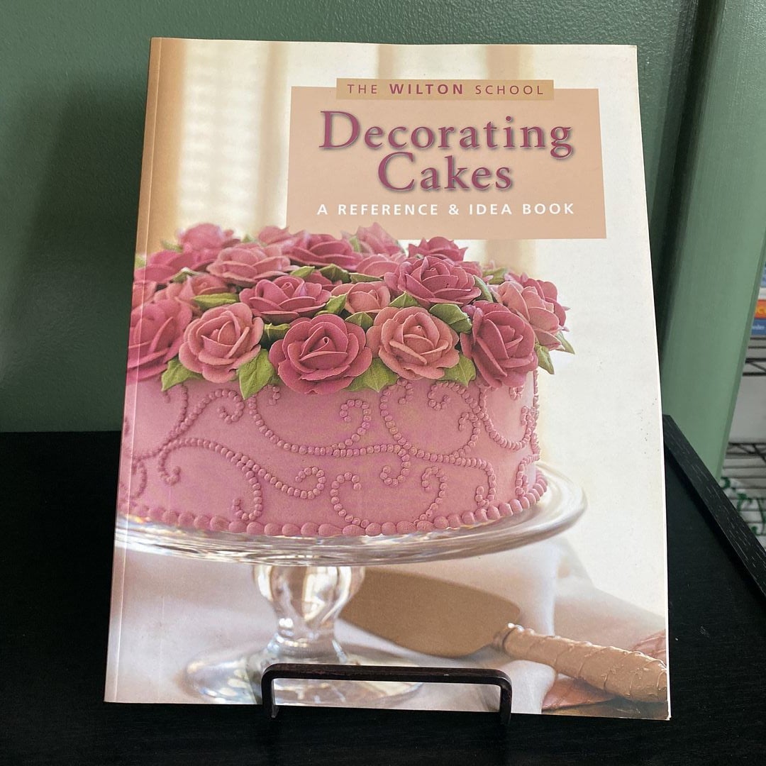 Decorating Cakes