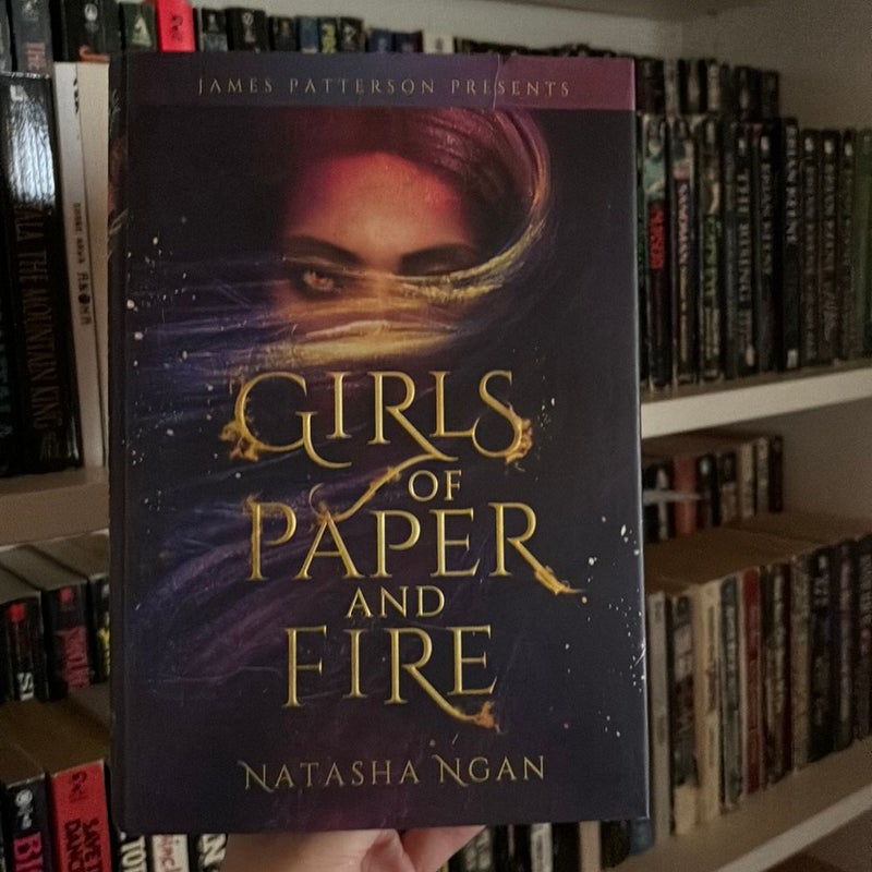 Girls of Paper and Fire (Signed Owlcrate Edition)