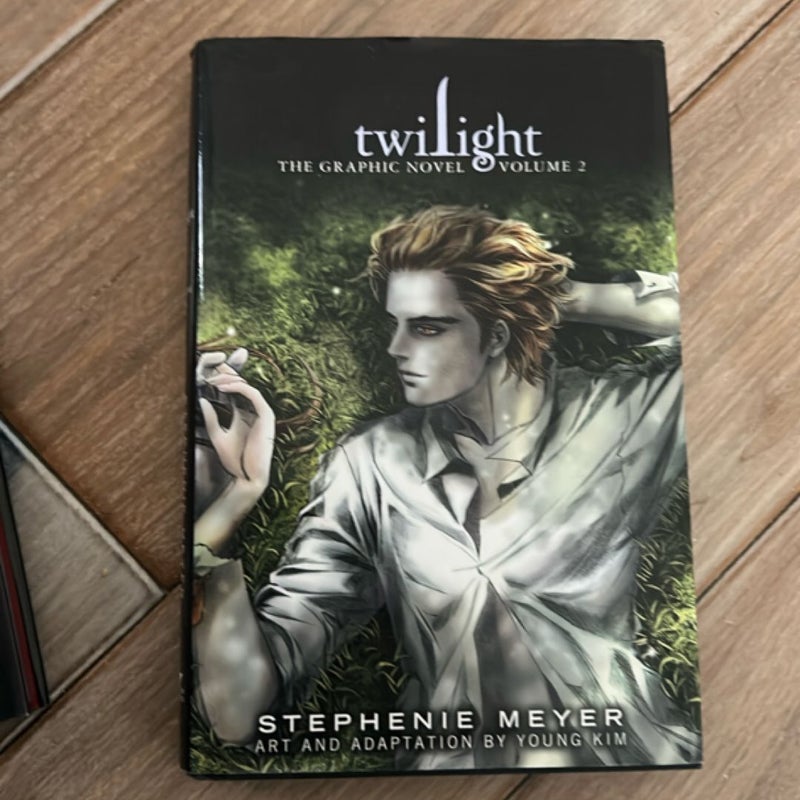 Twilight: the Graphic Novel, Vol. 2