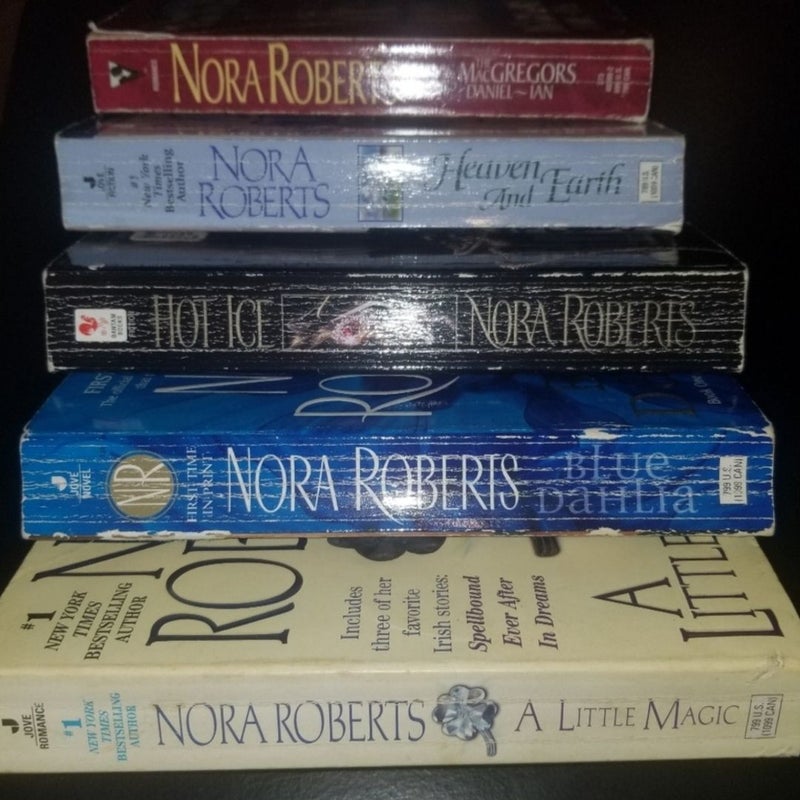 Nora Robert's 5 book bundle