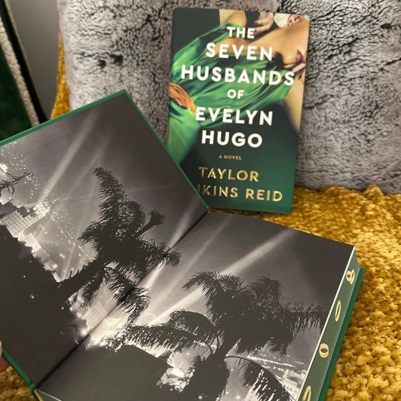 The Seven Husbands of Evelyn Hugo: Deluxe Edition Hardcover