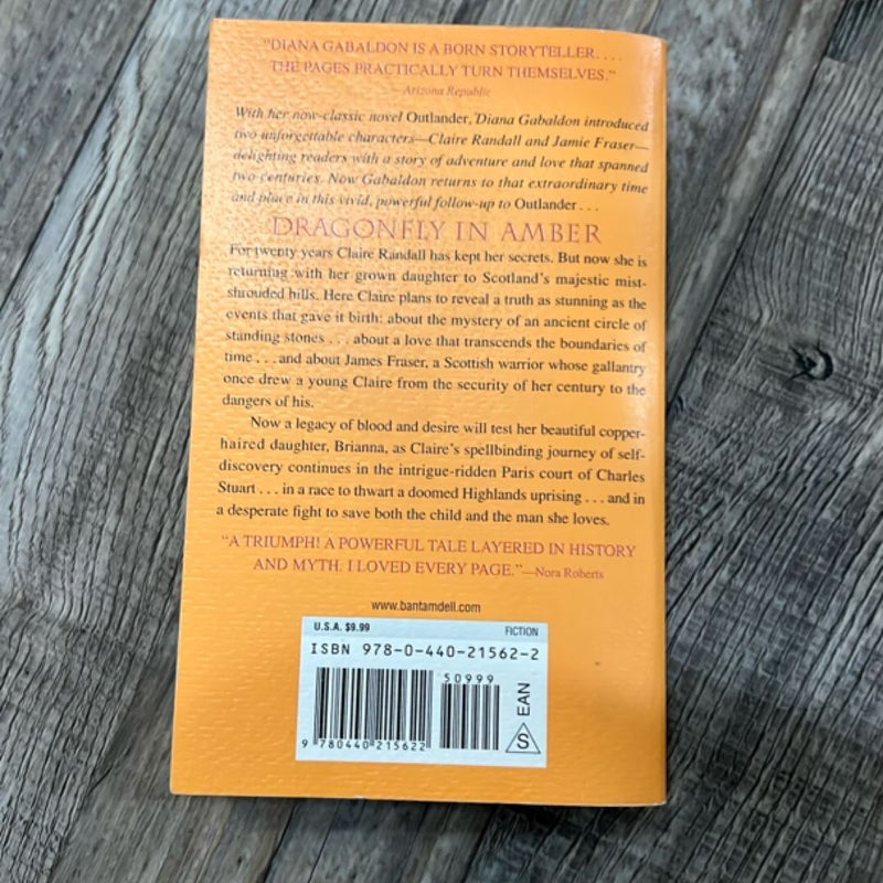 Dragonfly in Amber: Small, mass market size 