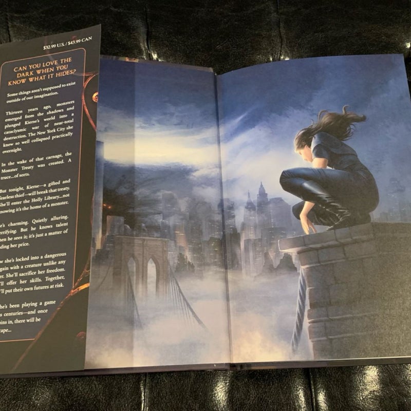 The Wren in the Holly Library (Deluxe Limited Edition)