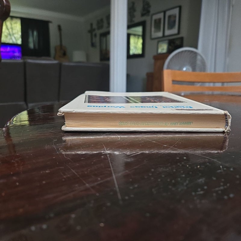 Digital Image Warping