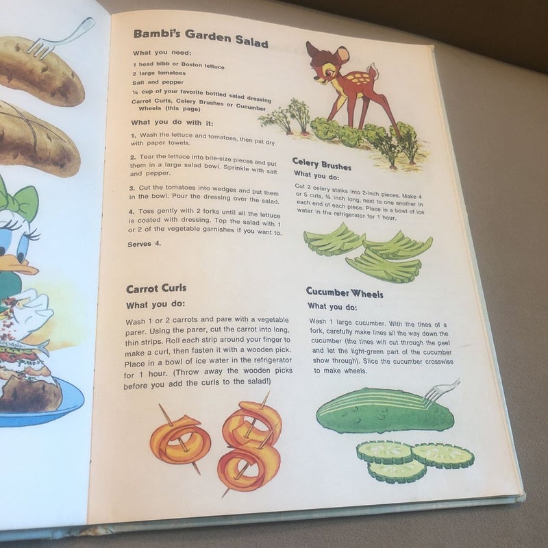 Walt Disney's Mickey Mouse Cookbook