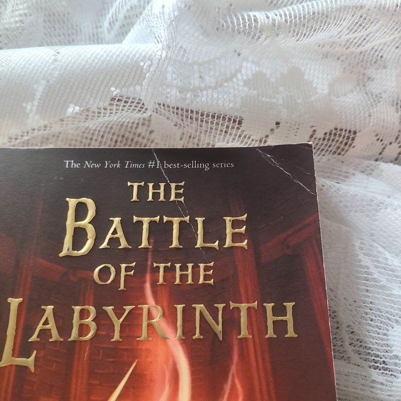 Percy Jackson and the Olympians, Book Four the Battle of the Labyrinth (Percy Jackson and the Olympians, Book Four)