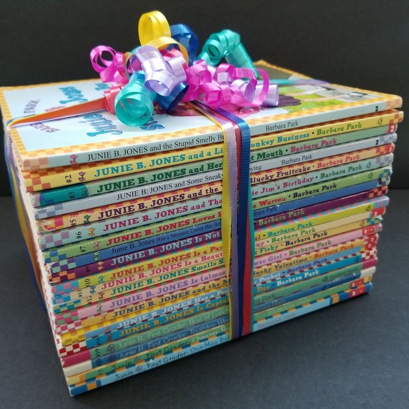 ALMOST COMPLETE SET OF 20 JUNIE B. JONES BOOKS BARBARA PARK #1-14 ARE BRAND NEW!