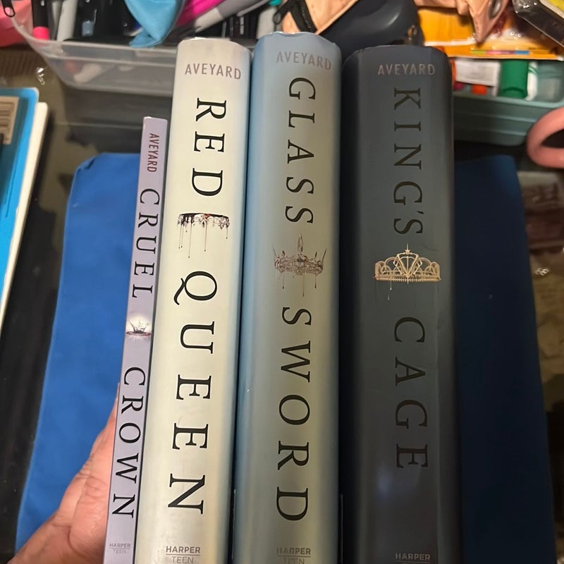 Red Queen, Glass sword, king’s cage books
