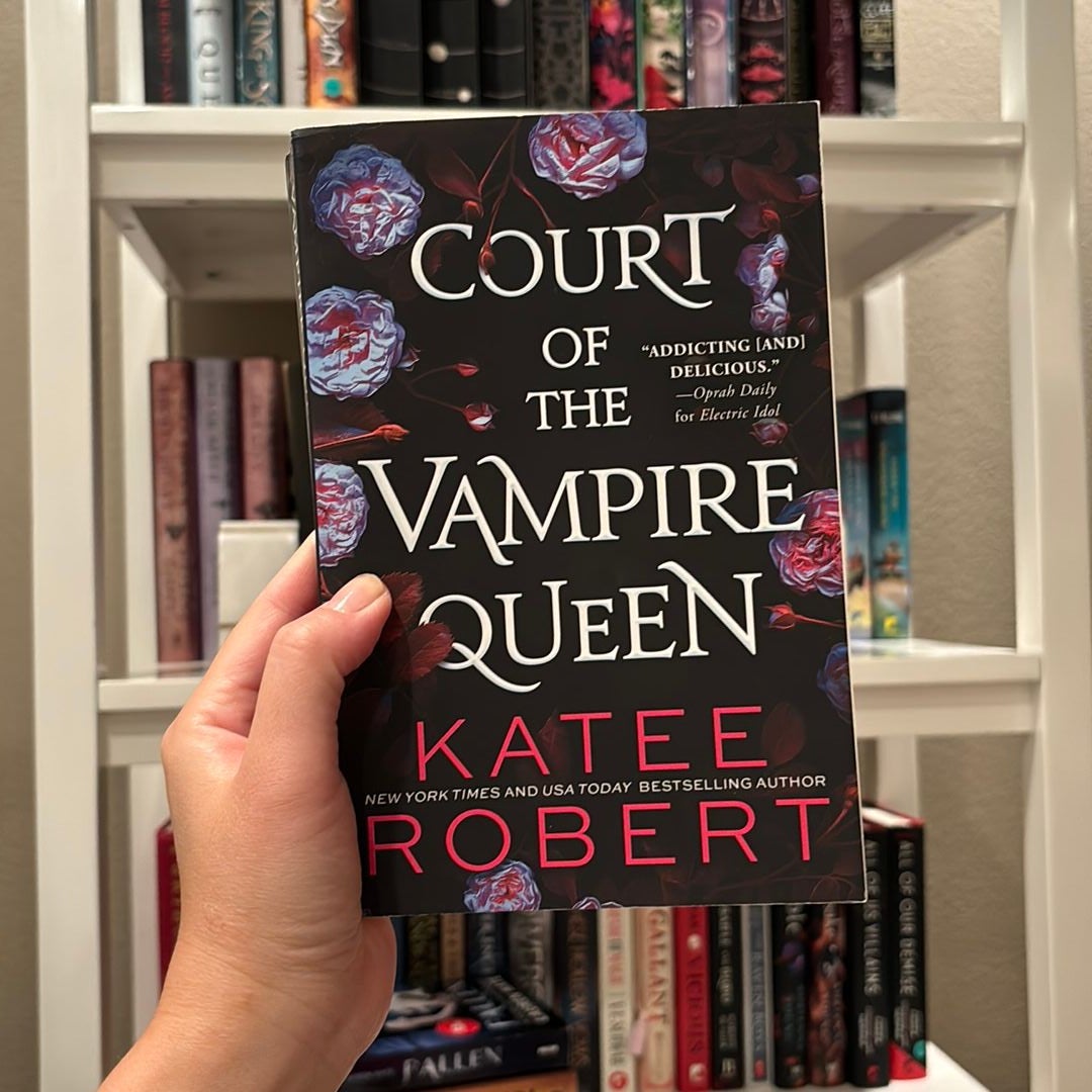 Court of the Vampire Queen by Katee Robert, Paperback | Pangobooks