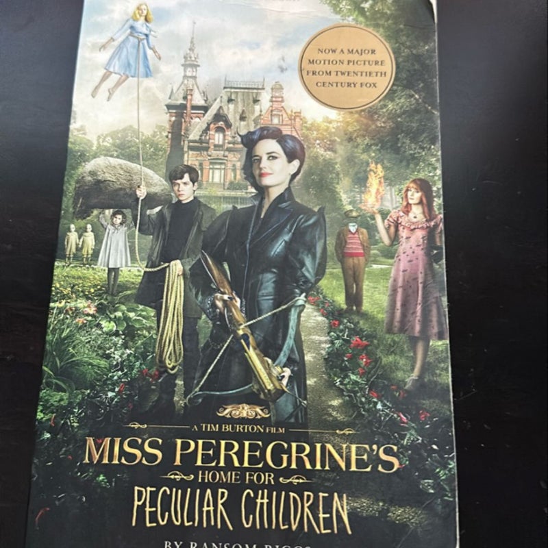 Miss Peregrine's Home for Peculiar Children (Movie Tie-In Edition)