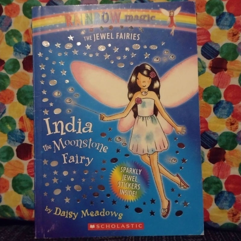 Rainbow Magic: The Jewel Fairies #1- India the Moonstone Fairy