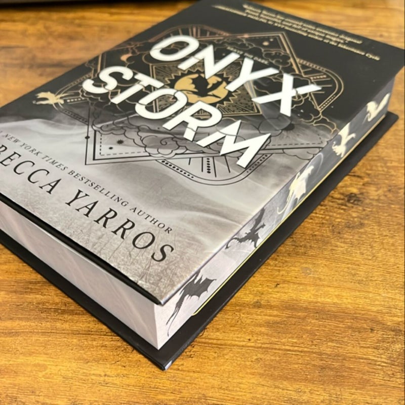 Onyx Storm (Deluxe Limited Edition)