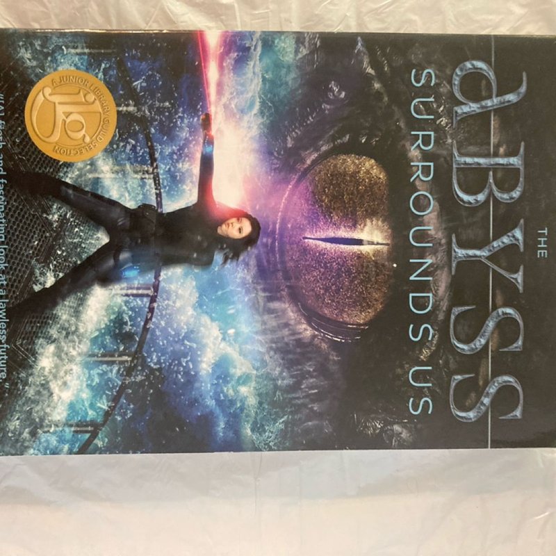 The Abyss Surrounds Us by Emily Skrutskie, Paperback | Pangobooks