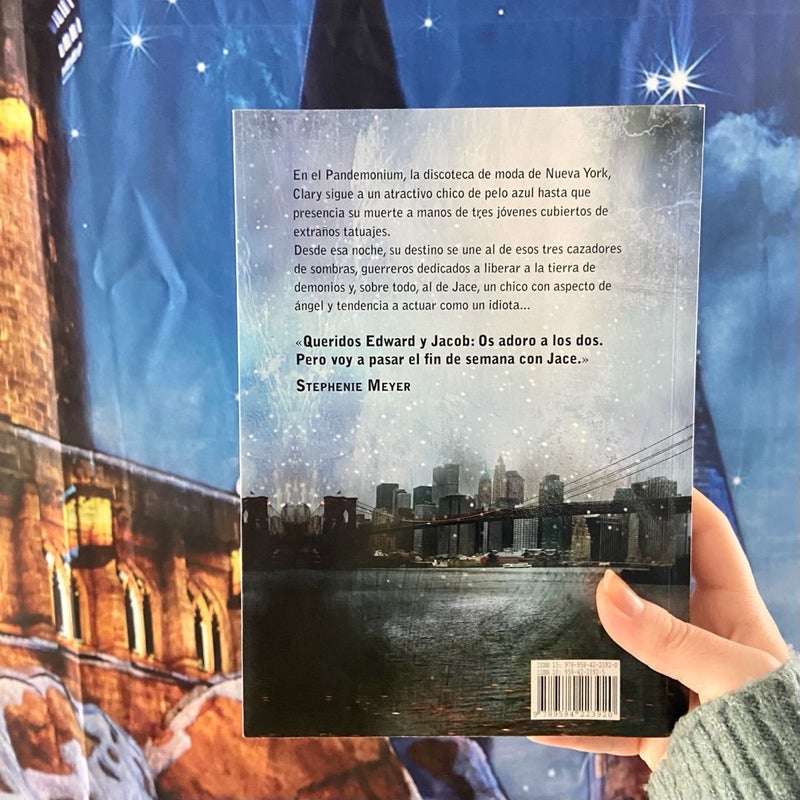 Cazadores De Sombras 1. Ciudad De Hueso (City of Bones Spanish Edition)