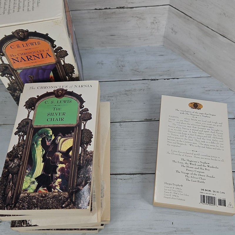 The Chronicles of Narnia Rack Paperback 7-Book Box Set