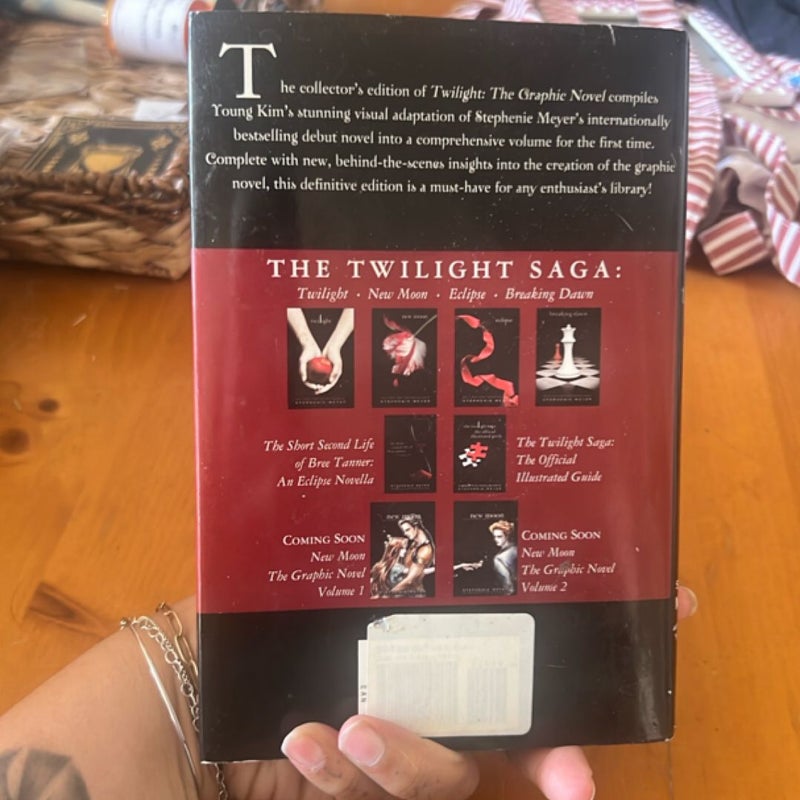 Twilight: the Graphic Novel Collector's Edition