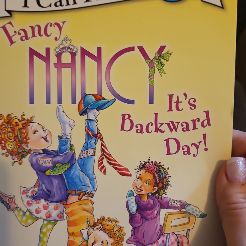 Fancy Nancy: It's Backward Day!