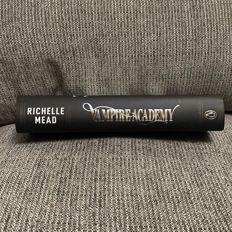 Vampire Academy Fairyloot Edition
