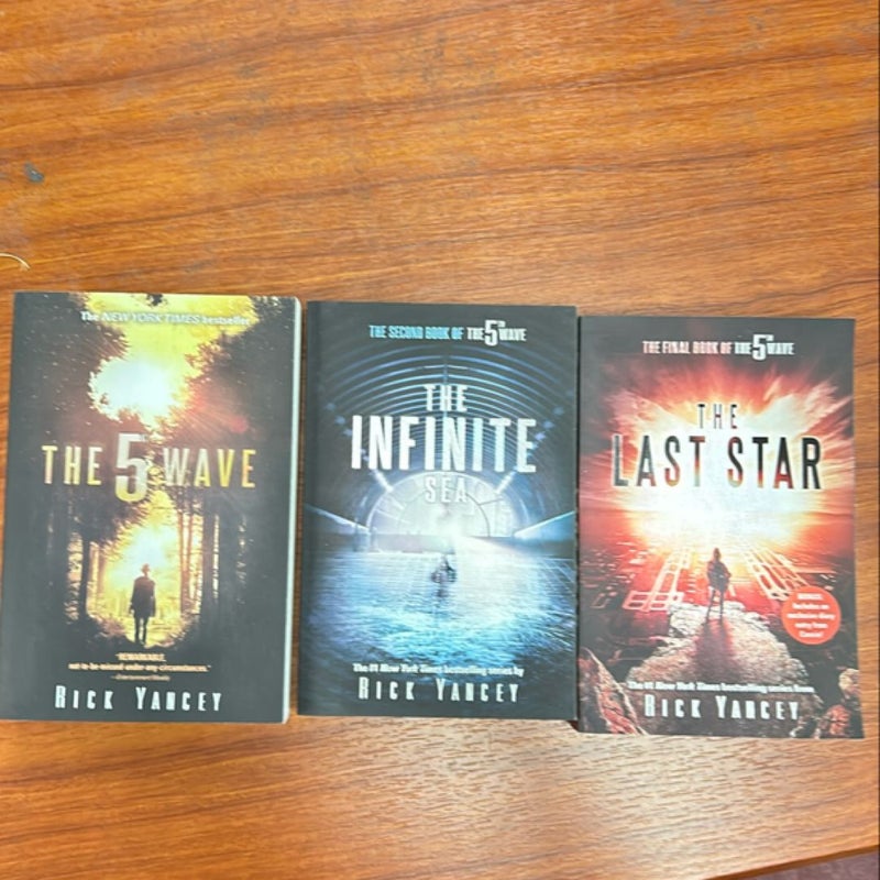 The 5th Wave, Infinite Sea, Last Star bundle 