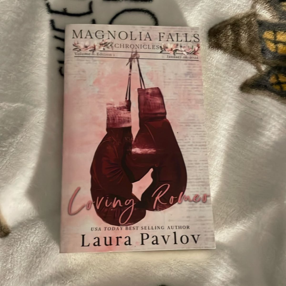 Magnolia Falls: Loving Romeo by Laura Pavlov, Paperback | Pangobooks