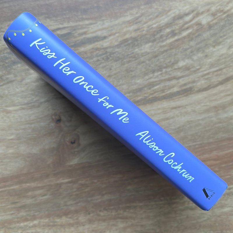 Kiss her Once for Me by Alison Cochrun, Hardcover | Pangobooks