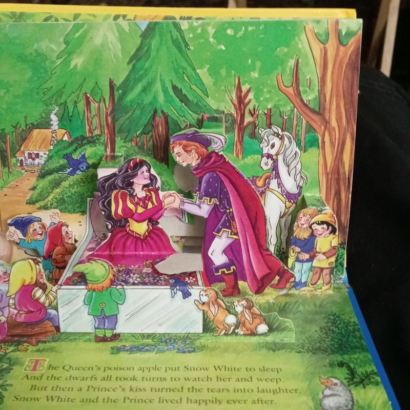 SNOW WHITE Fairy Tale Pop-Up Book