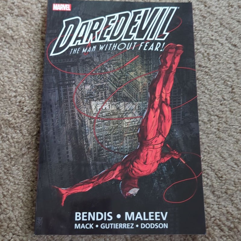 Daredevil by Brian Michael Bendis and Alex Maleev Ultimate Collection - Book 1