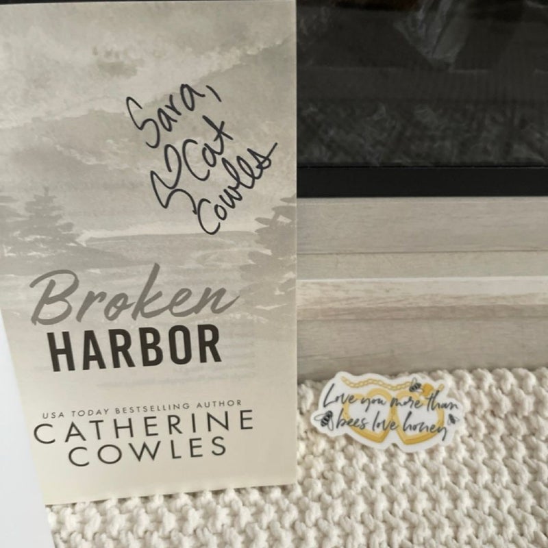 OOP Catherine Cowles indie cover Broken Harbor signed & personalized