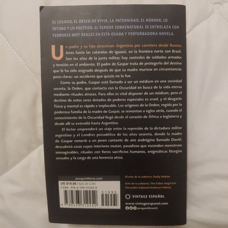 Our Share of Night (Spanish edition)