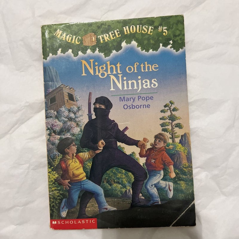 Night of the Ninjas (Magic Tree House) #5 by Mary Pope Osborne