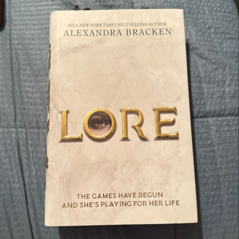 Lore Fairyloot Signed Edition by Alexandra Bracken, Hardcover | Pangobooks