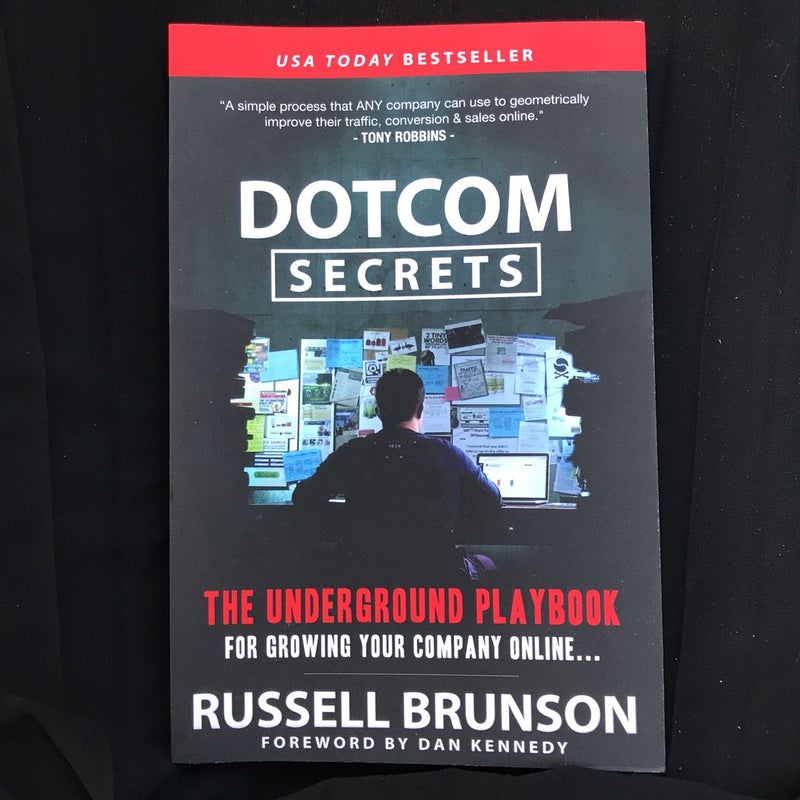 DotCom Secrets by Russell Brunson; Dan Kennedy, Paperback | Pangobooks