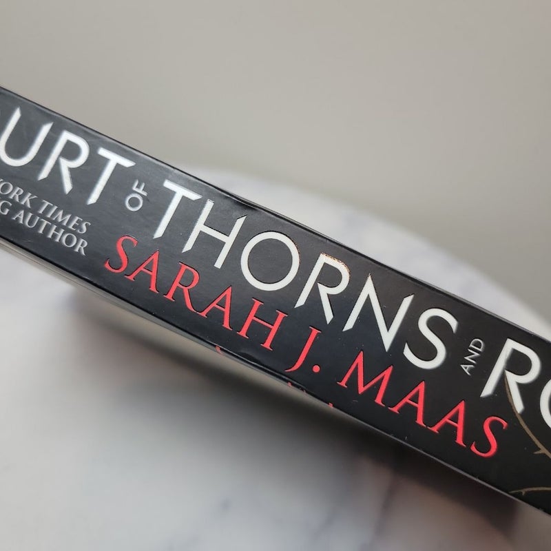 A Court of Thorns and Roses | UK Paperback Out of Print