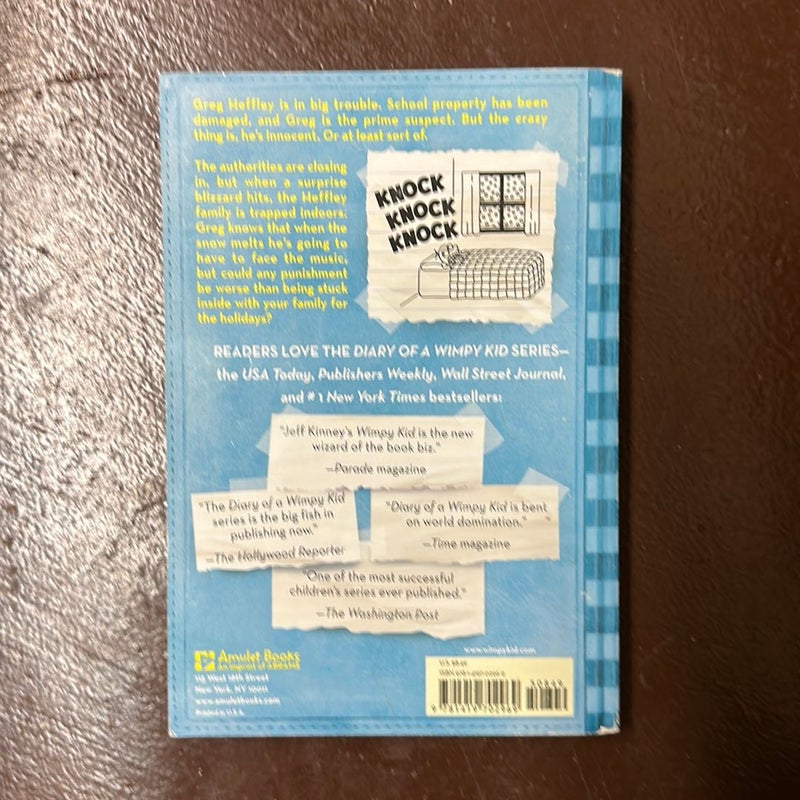 Cabin Fever (Diary of a Wimpy Kid, Book 6)