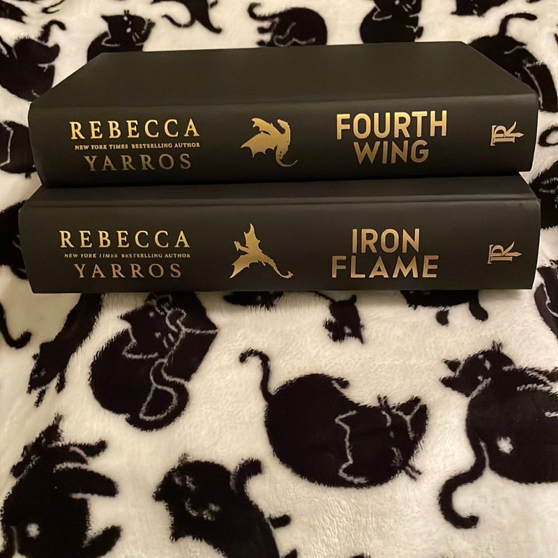 洋書 REBECCA YARROS FOURTH WING IRON FLAME Amazon.com: Iron Flame: 9780349437026: YARROS, REBECCA: Books