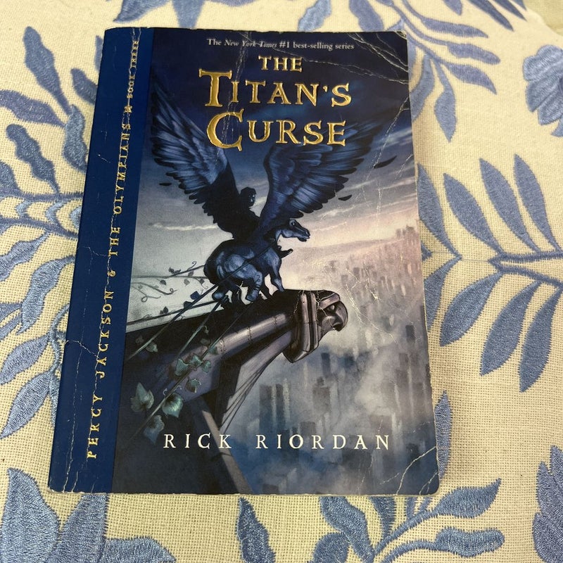 Percy Jackson and the Olympians, Book Three the Titan's Curse (Percy Jackson and the Olympians, Book Three)