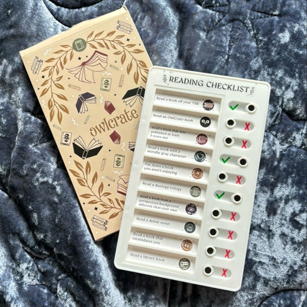 Owlcrate Exclusive Reading Checklist by Owlcrate, Paperback | Pangobooks