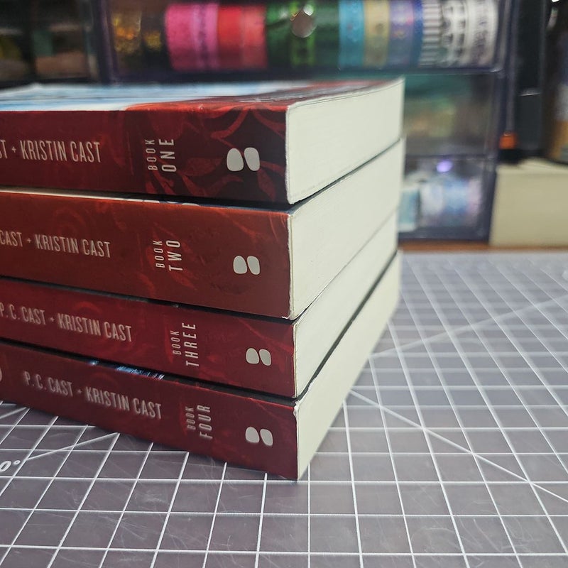 [BUNDLE-(HOUSE OF NIGHT) THE OTHER WORLD SERIES] Loved, Lost, Forgotten, Found.