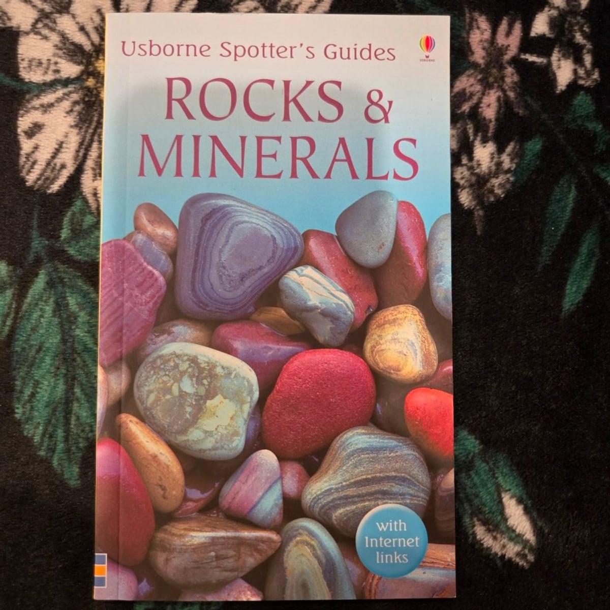 Rocks and Minerals Spotter's Guide by Alan Woolley, Mike Freeman