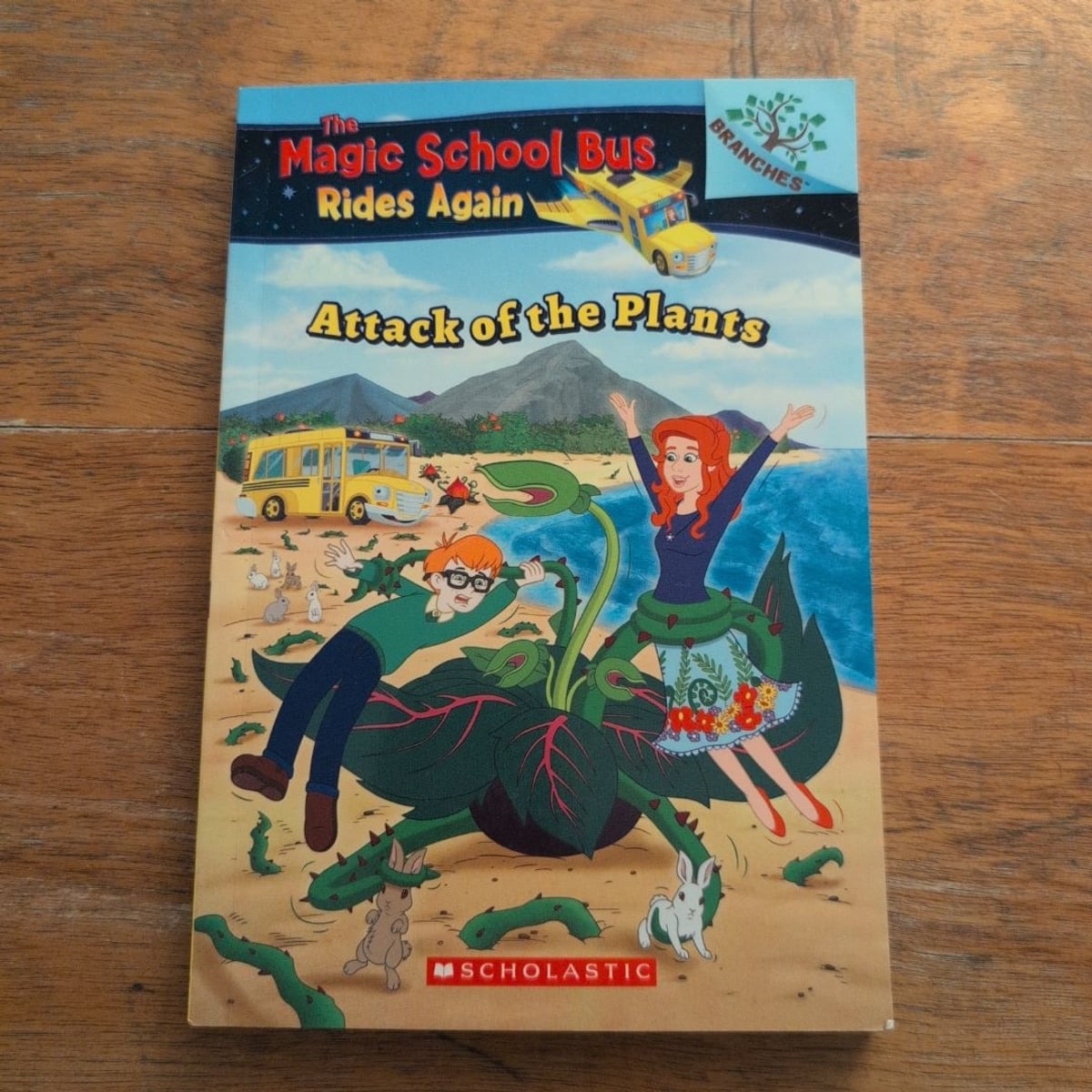 The Attack of the Plants (the Magic School Bus Rides Again #5) by ...