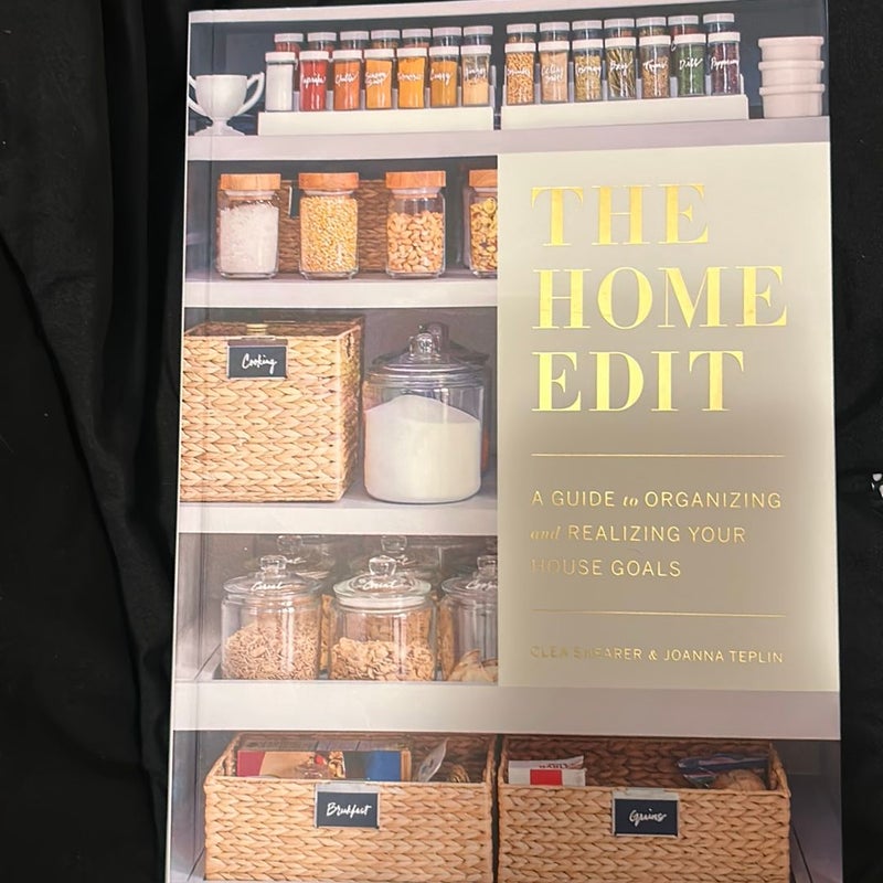 The Home Edit: A Guide to Organizing and Realizing Your House