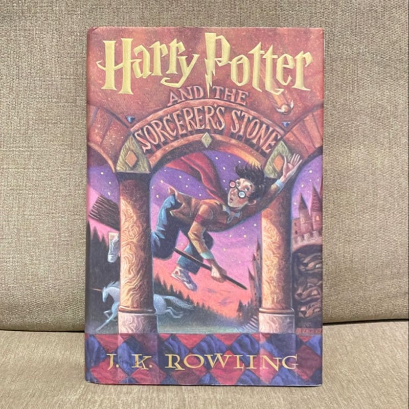 Harry Potter and the Sorcerer's Stone (DAMAGED)