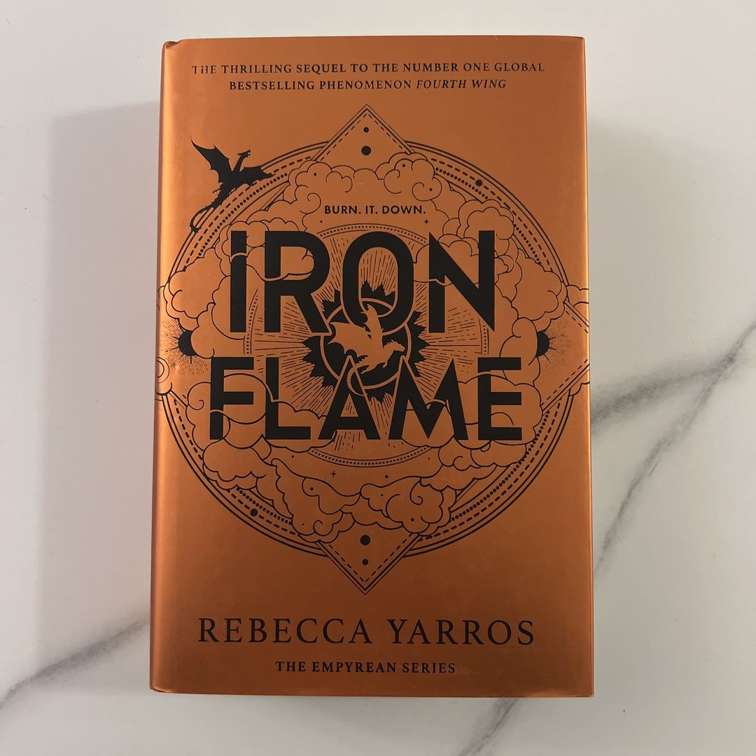 Iron Flame by Rebecca Yarros, Hardcover, 9780349437026