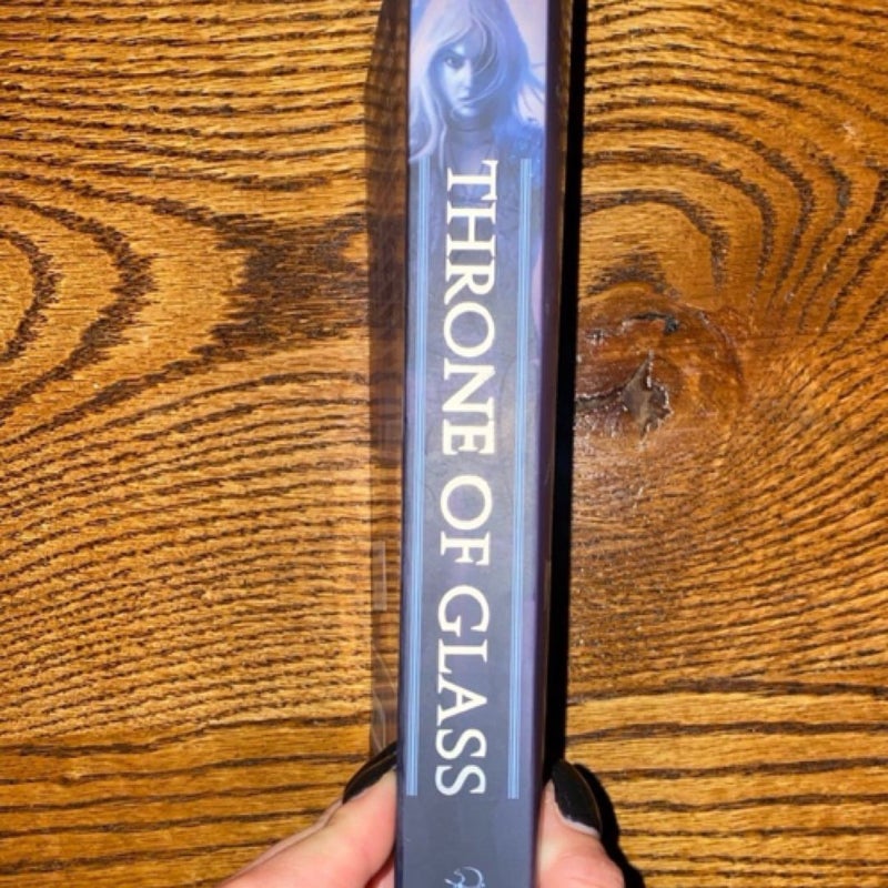 Throne of Glass paper back 