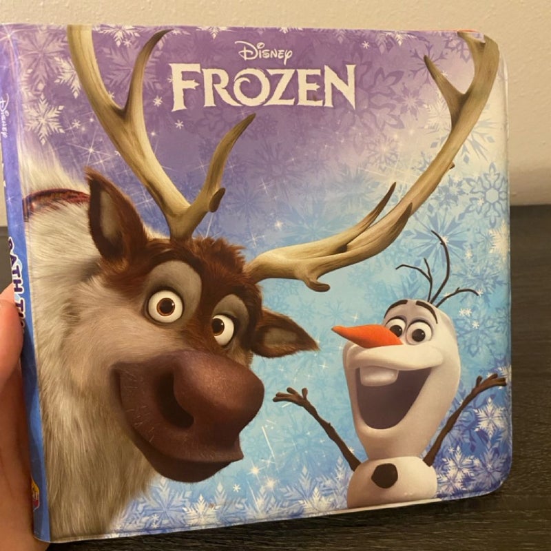 Sven Disney Plush & Frozen Bath Time Book