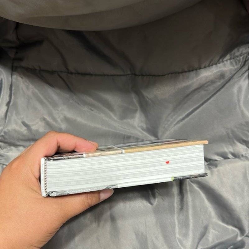 Women: the National Geographic Image Collection