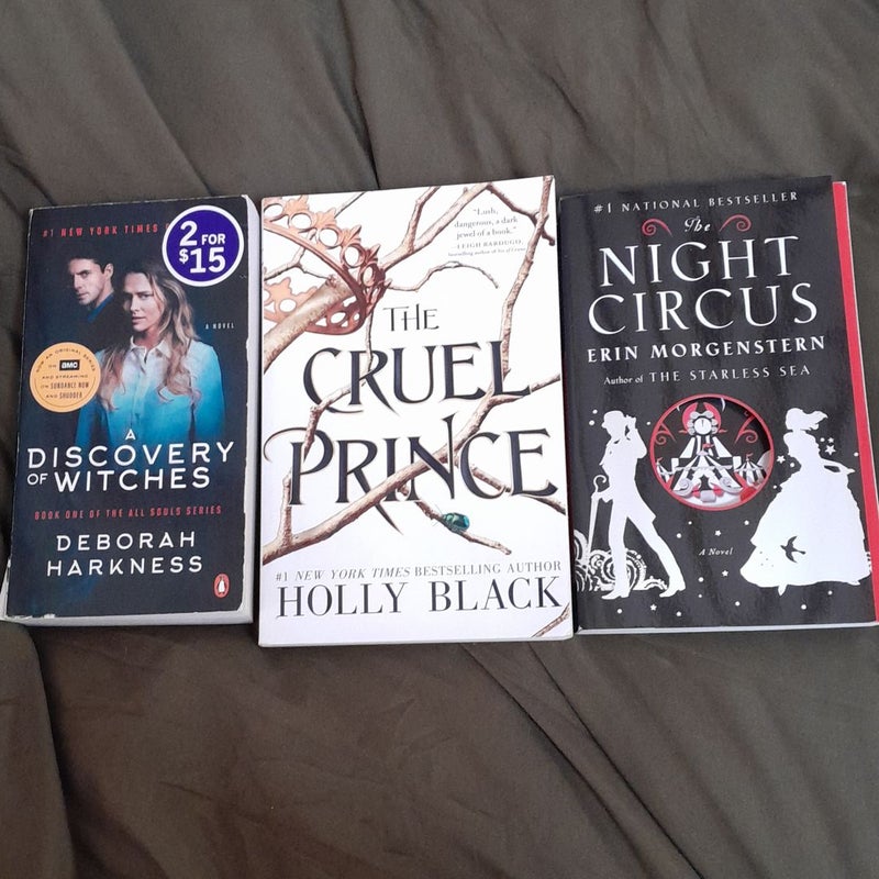 BOOKTOK BUNDLE<3> discovery of witches(good) the cruel prince(excellent) night circus(excellent)